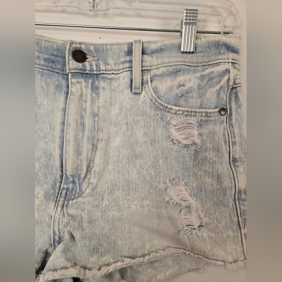 Abercrombie & Fitch Light Wash Hi-rise Distressed Micro Shorts Women Size 6 - Picture 5 of 6
